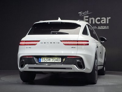 2021 Genesis GV70 photo 3
