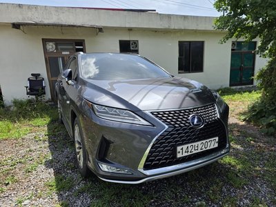 صورة 2 لـ 2022 Lexus RX