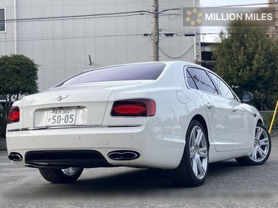 BENTLEY FLYING SPUR - 10