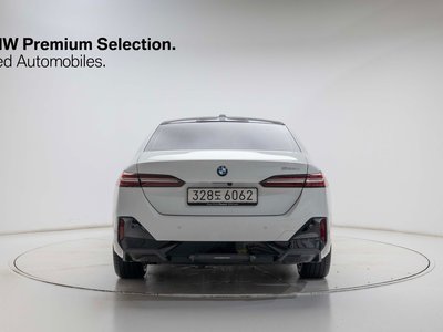 2025 BMW 5 SERIES photo 3