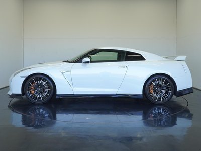 NISSAN GT-R - 6
