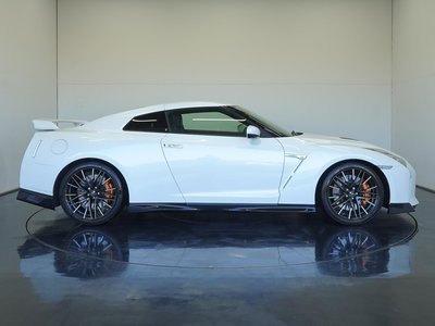NISSAN GT-R - 5