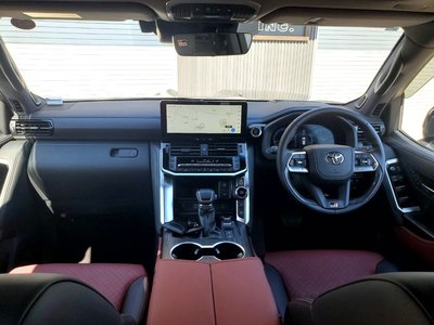 TOYOTA LAND CRUISER 300 - 3