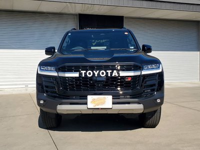 TOYOTA LAND CRUISER 300 - 10