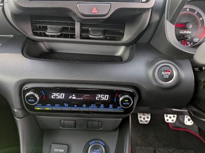 2023 Toyota GR YARIS 照片 30