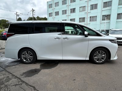 2024 Toyota ALPHARD — фото 4