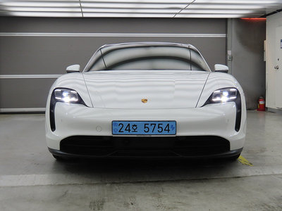 2023 Porsche TAYCAN photo 5