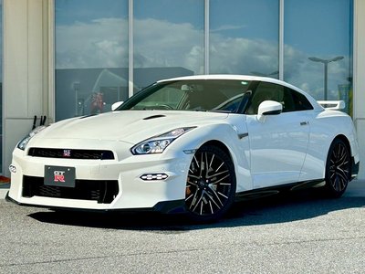 NISSAN GT-R