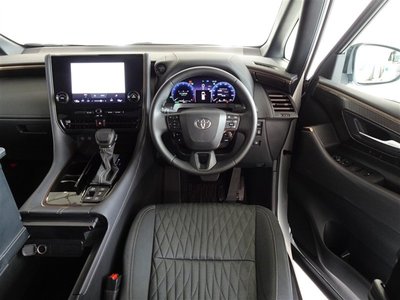 2025 Toyota ALPHARD photo 5