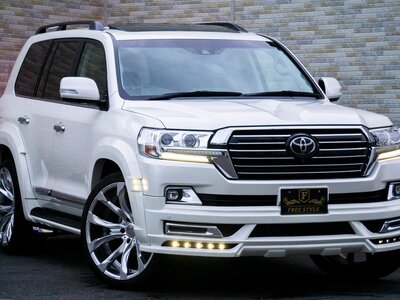 TOYOTA LAND CRUISER 200