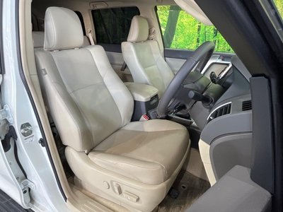 TOYOTA LAND CRUISER PRADO - 8