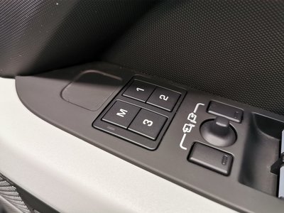 2023 LAND Rover DEFENDER 缩略图 17