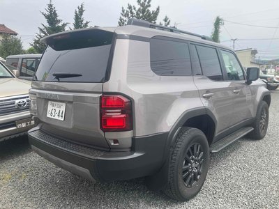 TOYOTA LAND CRUISER 250 - 7