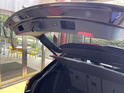 2019 Porsche MACAN — миниатюра 31