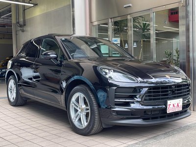 PORSCHE MACAN - 1