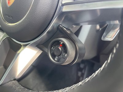 PORSCHE MACAN - 4