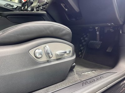 PORSCHE MACAN - 5