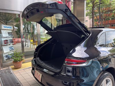 2019 Porsche MACAN — миниатюра 29