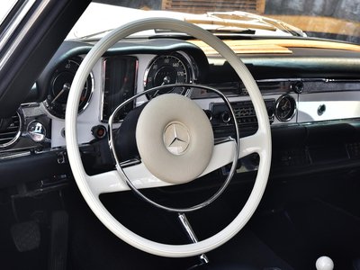 MERCEDES-BENZ SL - 4