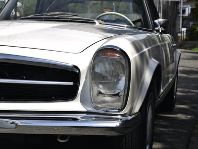 MERCEDES-BENZ SL - 8