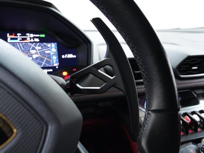 2016 Lamborghini HURACAN thumbnail 31