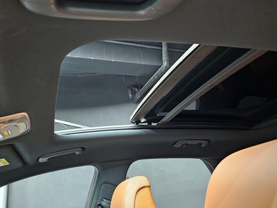 2023 Genesis GV70 — миниатюра 17