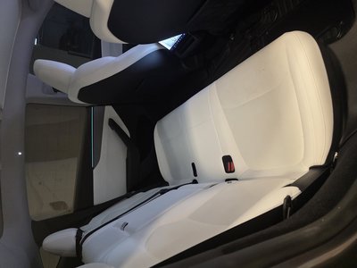 TESLA MODEL Y - 5