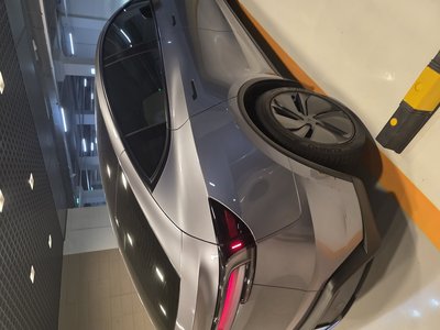 TESLA MODEL Y - 3