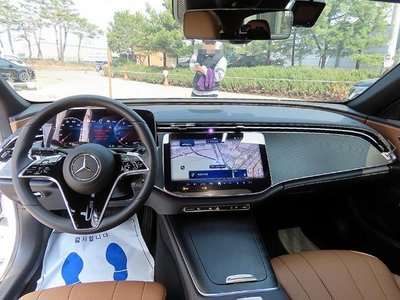 MERCEDES-BENZ E-CLASS - 8