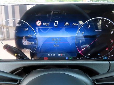 MERCEDES-BENZ E-CLASS - 10