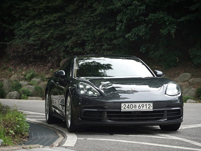 صورة 1 لـ 2020 Porsche PANAMERA