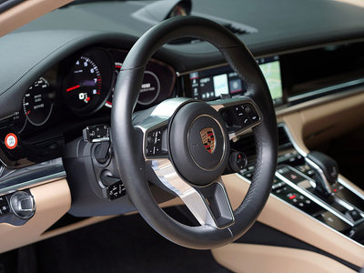 صورة 8 لـ 2020 Porsche PANAMERA