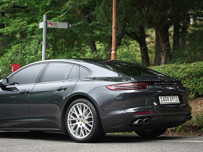 صورة 2 لـ 2020 Porsche PANAMERA