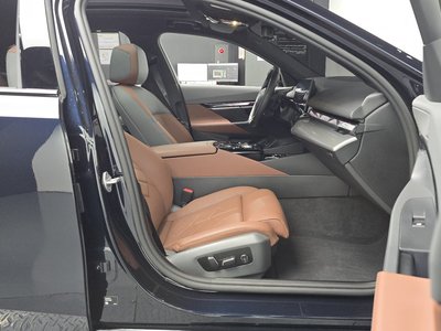 2025 BMW 5 SERIES thumbnail 16