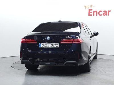 2025 BMW 5 SERIES 照片 3