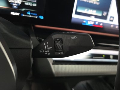 2025 BMW 5 SERIES thumbnail 30