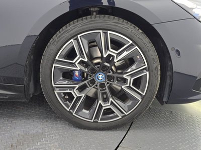 2025 BMW 5 SERIES thumbnail 33