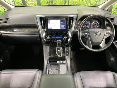 2022 Toyota ALPHARD photo 2