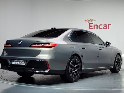 2023 BMW 7 SERIES photo 3