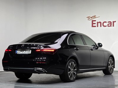 MERCEDES-BENZ E-CLASS - 4