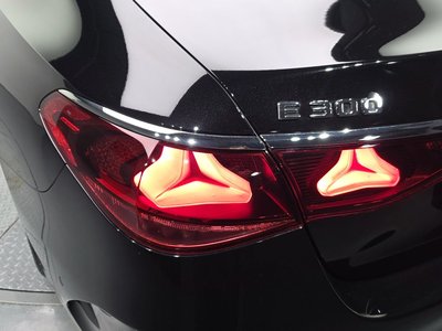 MERCEDES-BENZ E-CLASS - 10