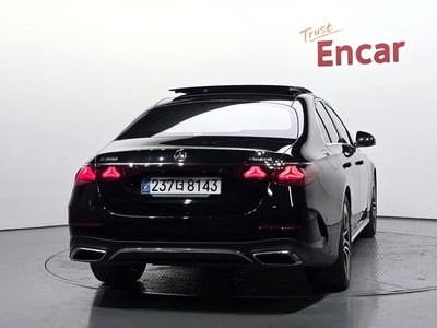 MERCEDES-BENZ E-CLASS - 4