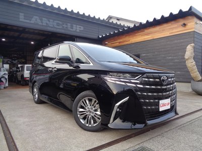 2026 Toyota ALPHARD — фото 1