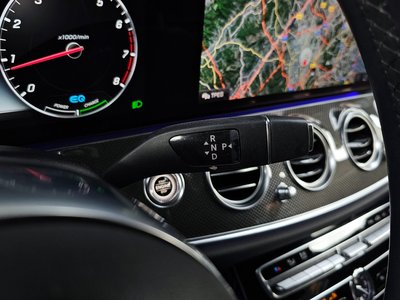 MERCEDES-BENZ E-CLASS - 9