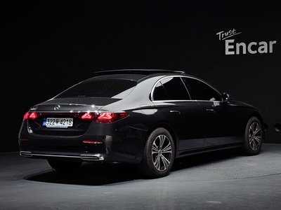MERCEDES-BENZ E-CLASS - 4