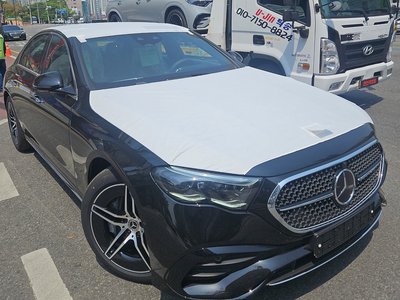 MERCEDES-BENZ E-CLASS - 4