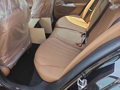 MERCEDES-BENZ E-CLASS - 6