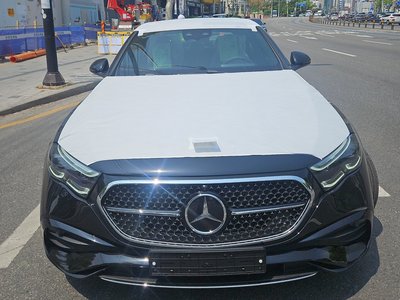 MERCEDES-BENZ E-CLASS - 1