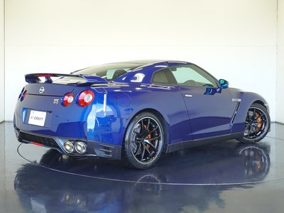 NISSAN GT-R - 2