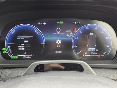 TOYOTA CROWN CROSSOVER - 10